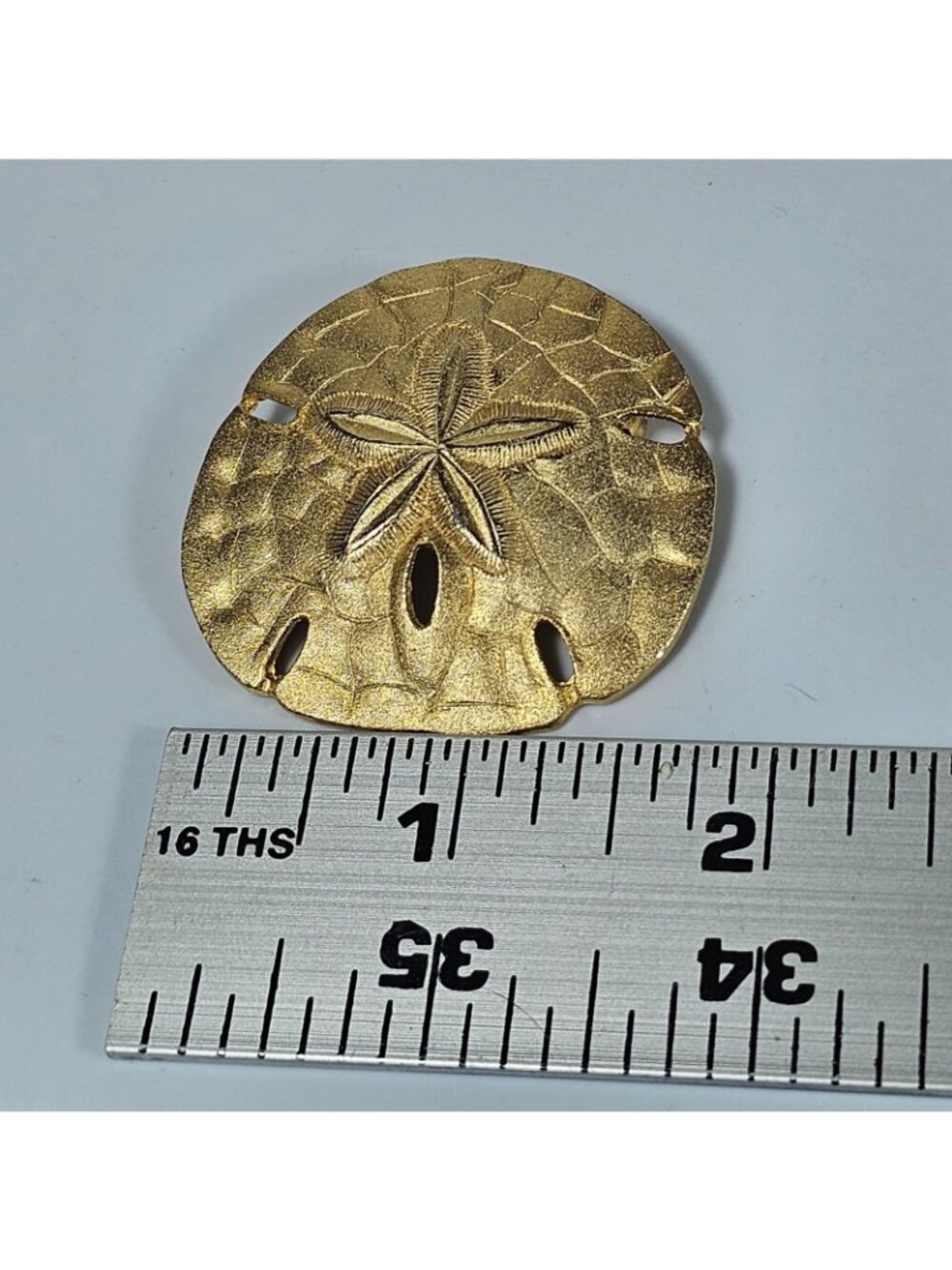 Gold-Tone Sand Dollar Brooch Pin Nautical Beach Jewelry, Coastal Ocean VTG - Picture 3 of 3